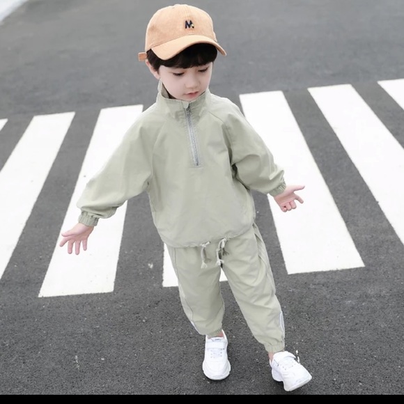 Kids Tracksuit Autumn Set - Picture 4 of 10